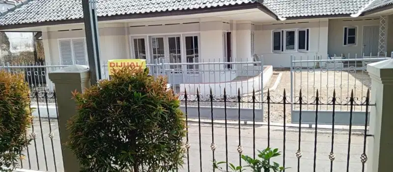 RUMAH KLASIK, ADEM,  LOKASI STRATEGIS DI TENGAH KOTA TASIKMALAYA
