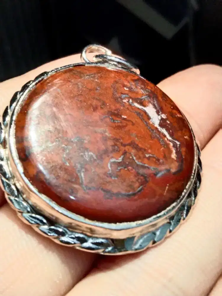 Liontin Garut motif merah