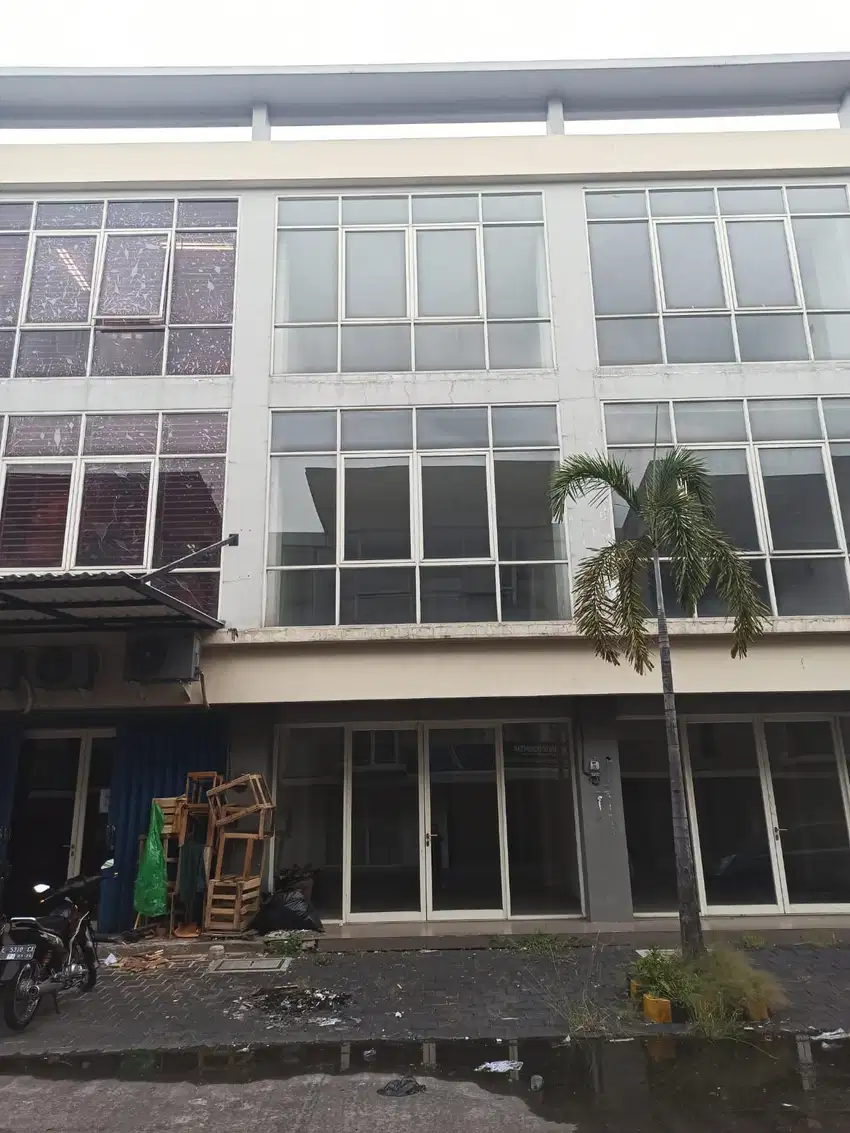 Ruko 3 Lantai 900 Juta Royal Crown Palace waru Sidoarjo gunung anyar