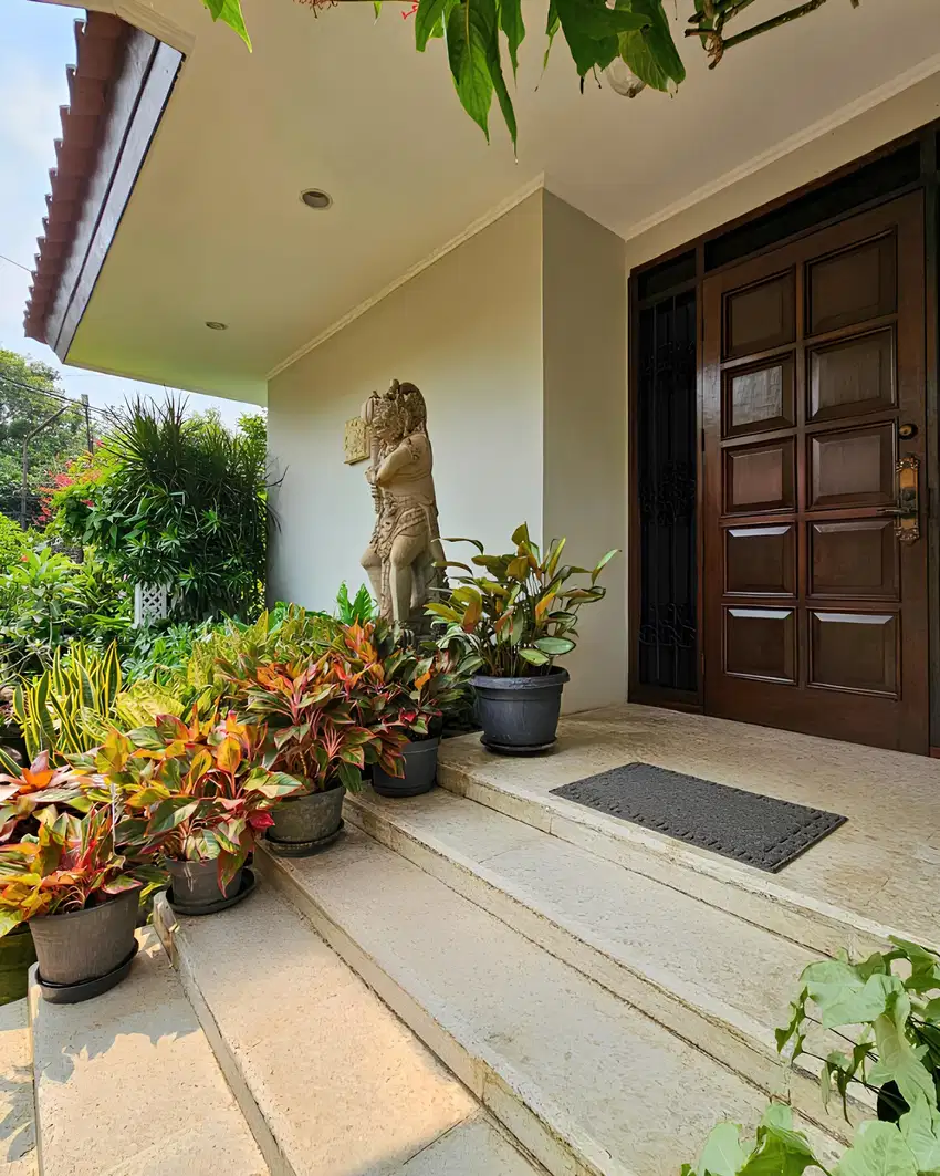 Dijual Rumah Tropical Klasik Kemang