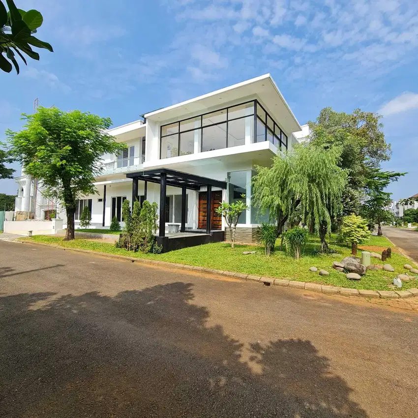 Dijual Rumah Mewah  View Golf Langka Cluster Crown Pondok Hijau Golf