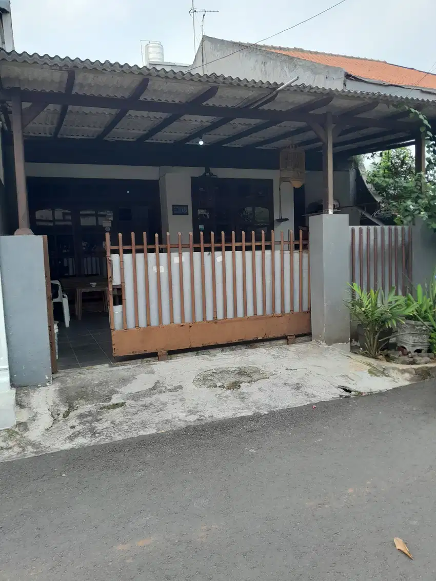 Rumha strtegis di Pondok Kelapa
