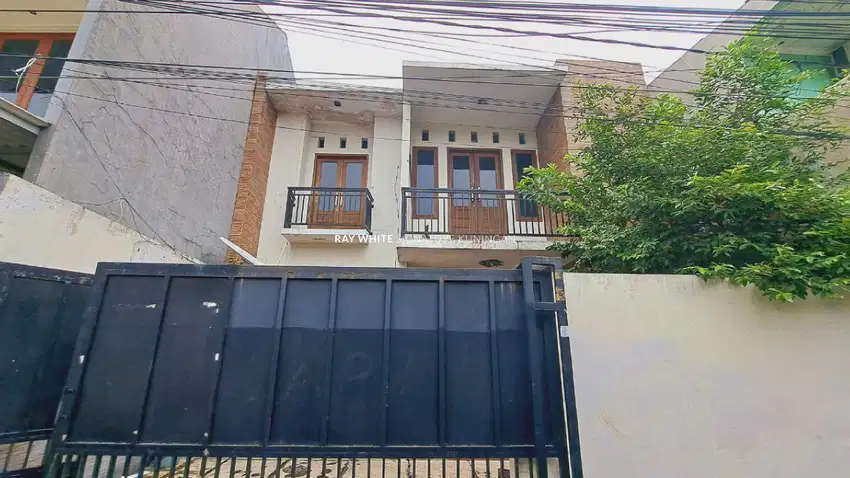 Jual Rumah 3 Lantai di Kalibata Tengah, Pancoran Cocok untuk Kost