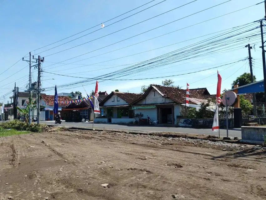 Tepi Jalan Raya Sambiroto Sleman – Cocok Usaha dan Hunian , Harga Nego