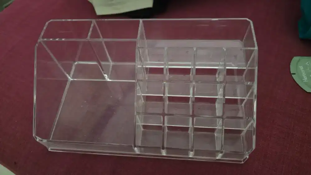 Tempat Sisir, Kotak Make Up