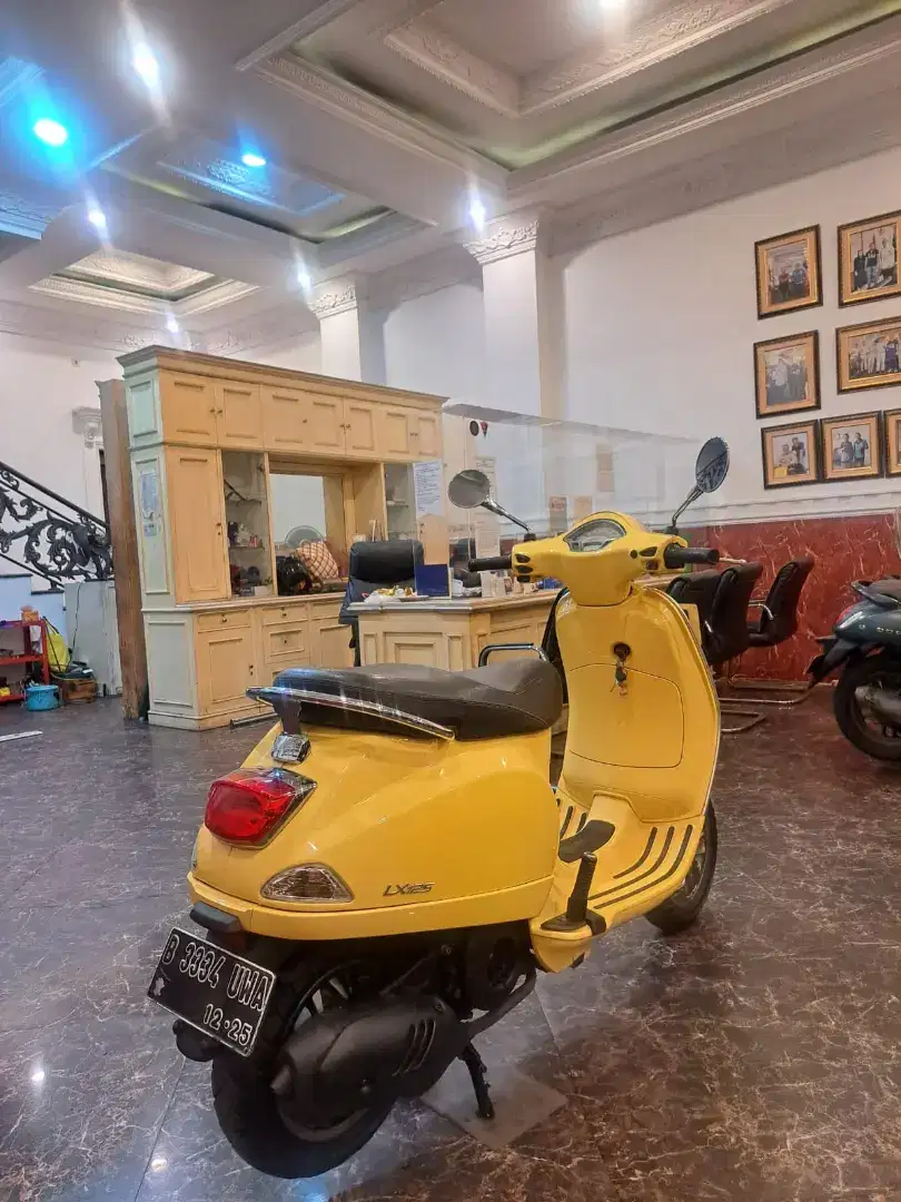 DP 3 JT VESPA LX 125 2020 MOTOR MULUS GRES SYARAT CUKUP KK DAN KTP