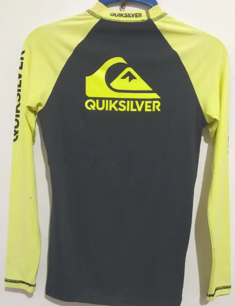 Baju renang /surfing Quiksilver size M