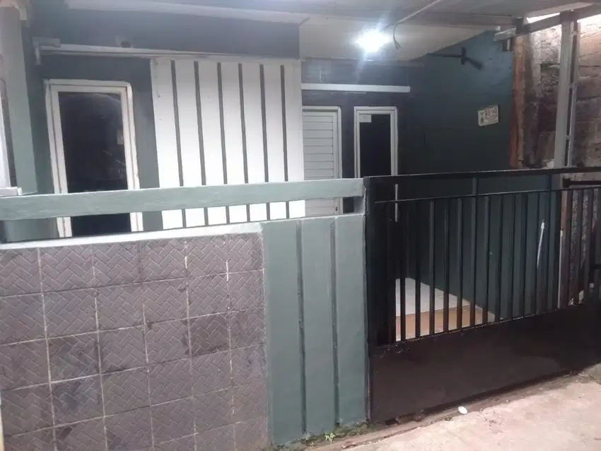 RUMAH DI KONTRAKAN BELAKANG PASAR KRANGGAN JATISAMPURNA