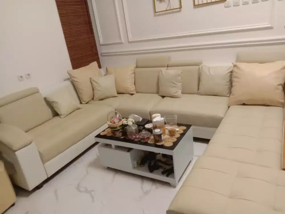 Melayani servis sofa panggilan
