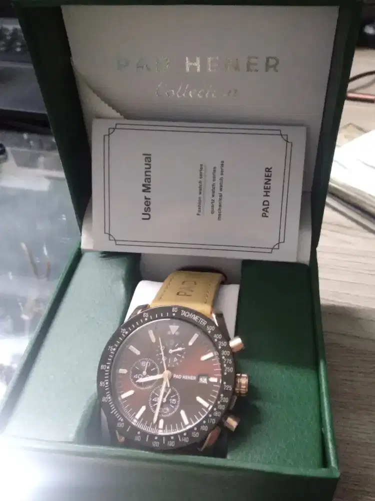 Jam tangan koleksi Pad Henner apollo