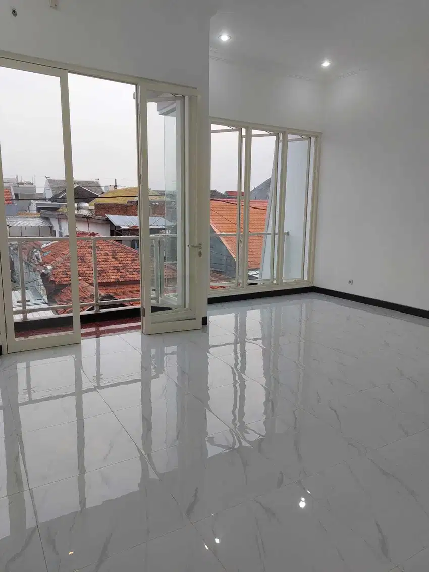 Jual rumah baru gress 2 lantai minimalis mulyosari