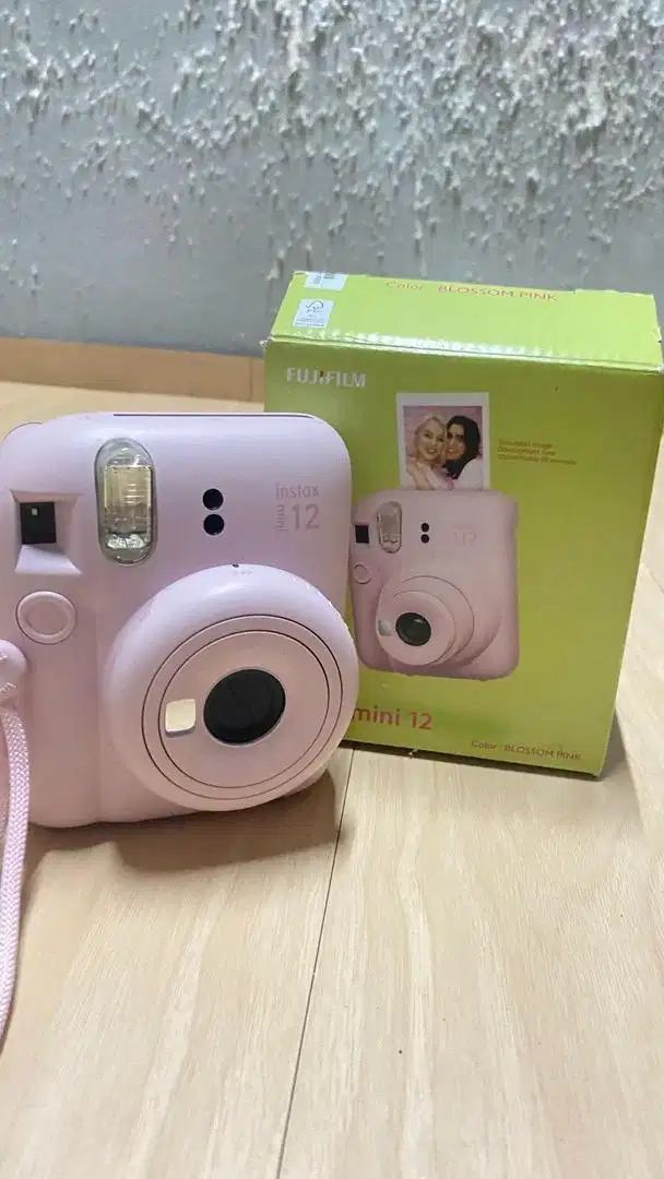 Polaroid instax mini 12