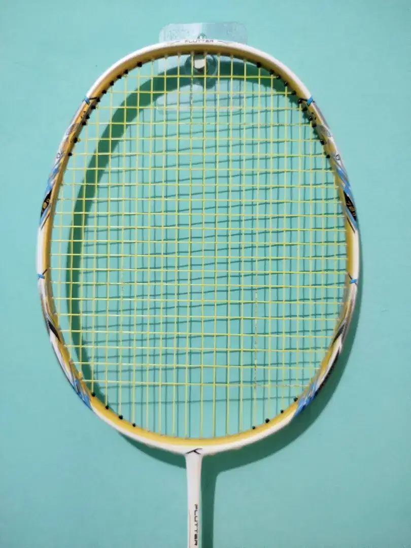Raket Hundred Flutter S Zoom + Tas Yonex
