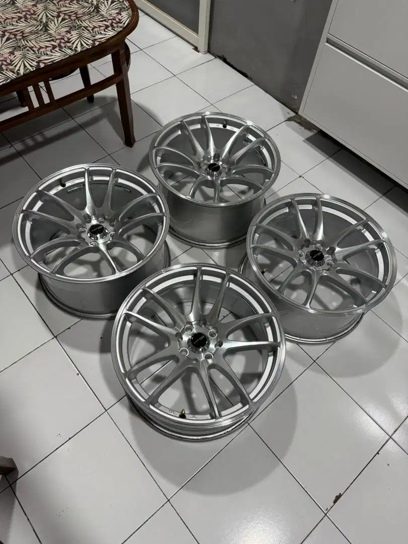 Velg Mobil Works Kiwami by JF Luxury R17 PCD 4x100 4x114 8/9 ET 35/30