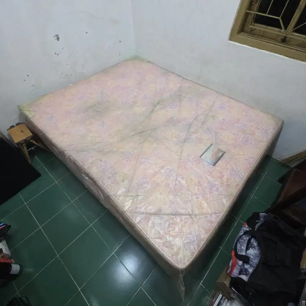 Dipan Plus Kasur Springbed Uniland 160x200 Queen Size Second Bekas