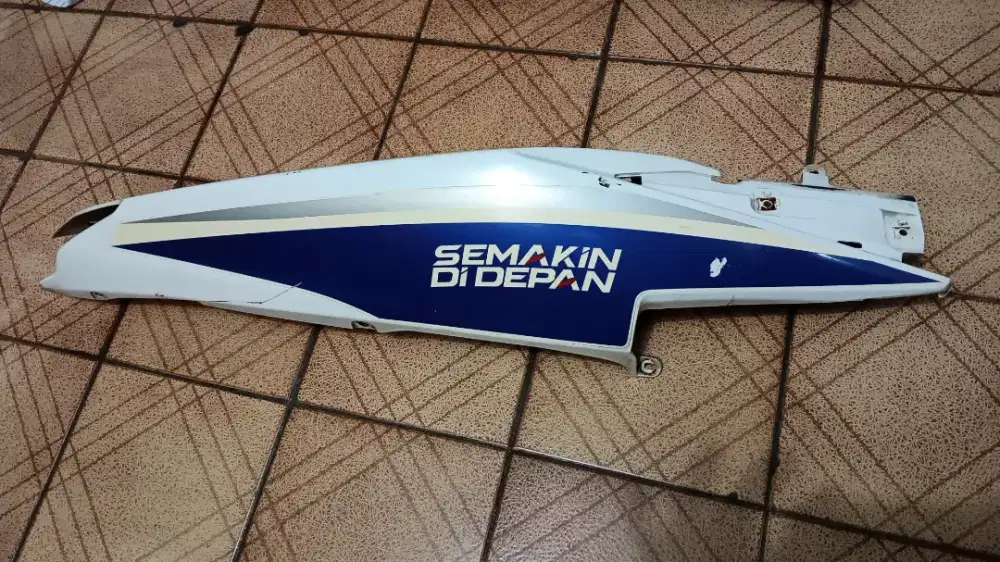 Cover body kanan belakang Jupiter mx 135