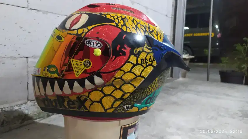 Helm KYT RC7 bekas