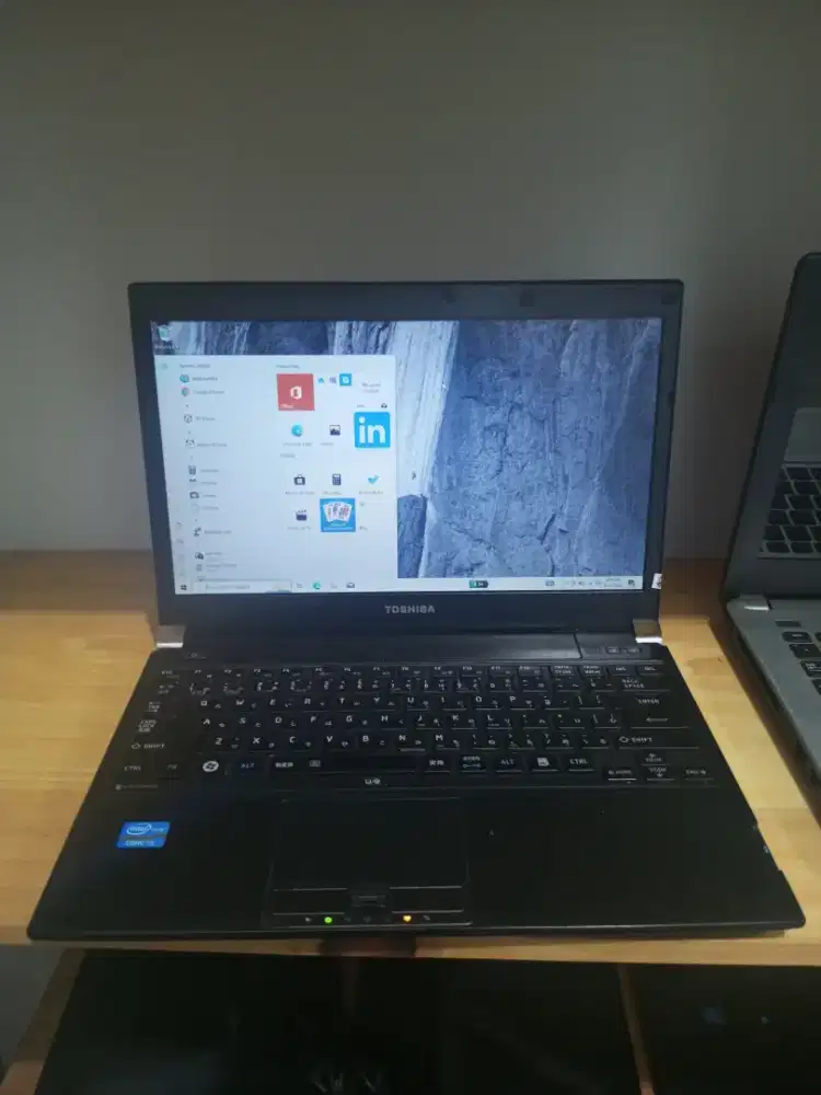 Toshiba Portege R830 Core i5 - 2540M DDR 8GB SSD 128GB 13.3 2 Jam
