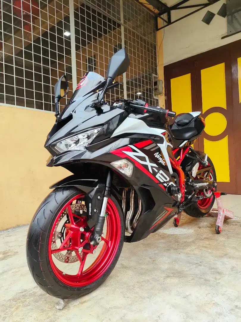 Kawasaki Ninja250 / ZX 25R 2021 ABS SE KTQRS, Black Premium Metalic.