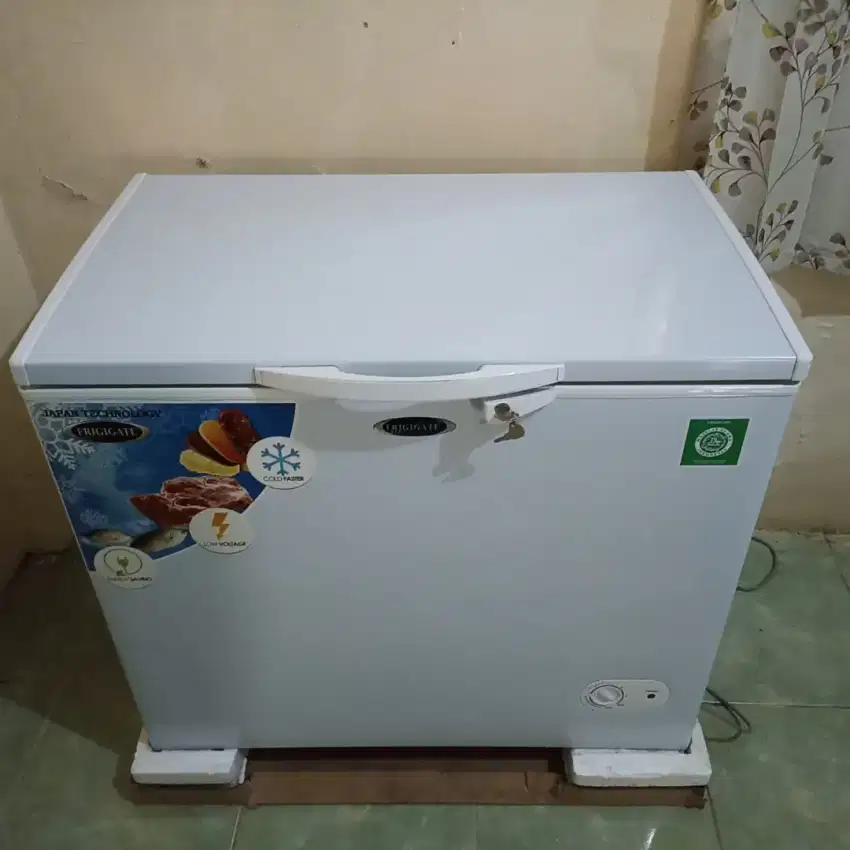 Dijual Freezer bekas kondisi masih sangat bagus