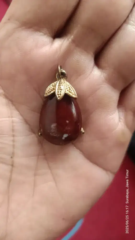 Liontin kalung wanita