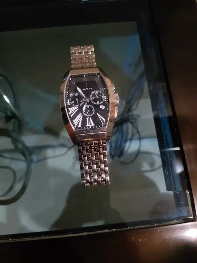 jam tangan pria ( merek cerruti )