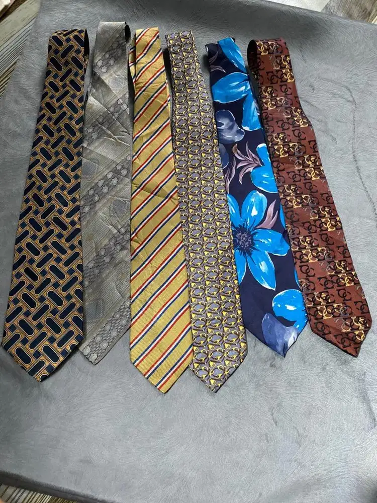 Dasi vintage pria era 90 an