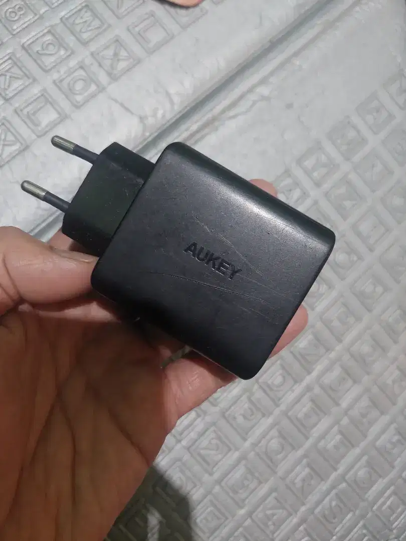 charger aukey original