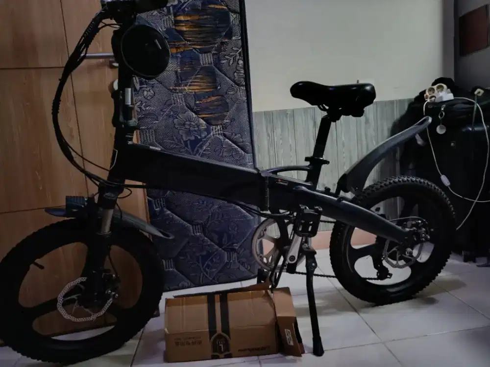 Sepeda listrik lipat