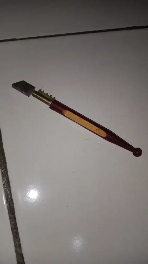 Glass cutter alat pemotong kaca