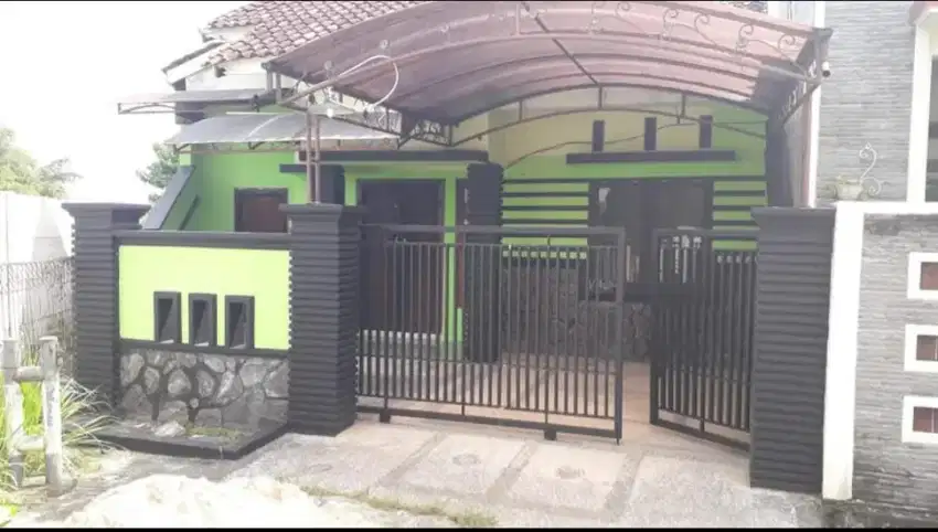 Disewakan Rumah 2 lantai, Lingkungan Nyaman, Asri, Dan Bebas Banjir