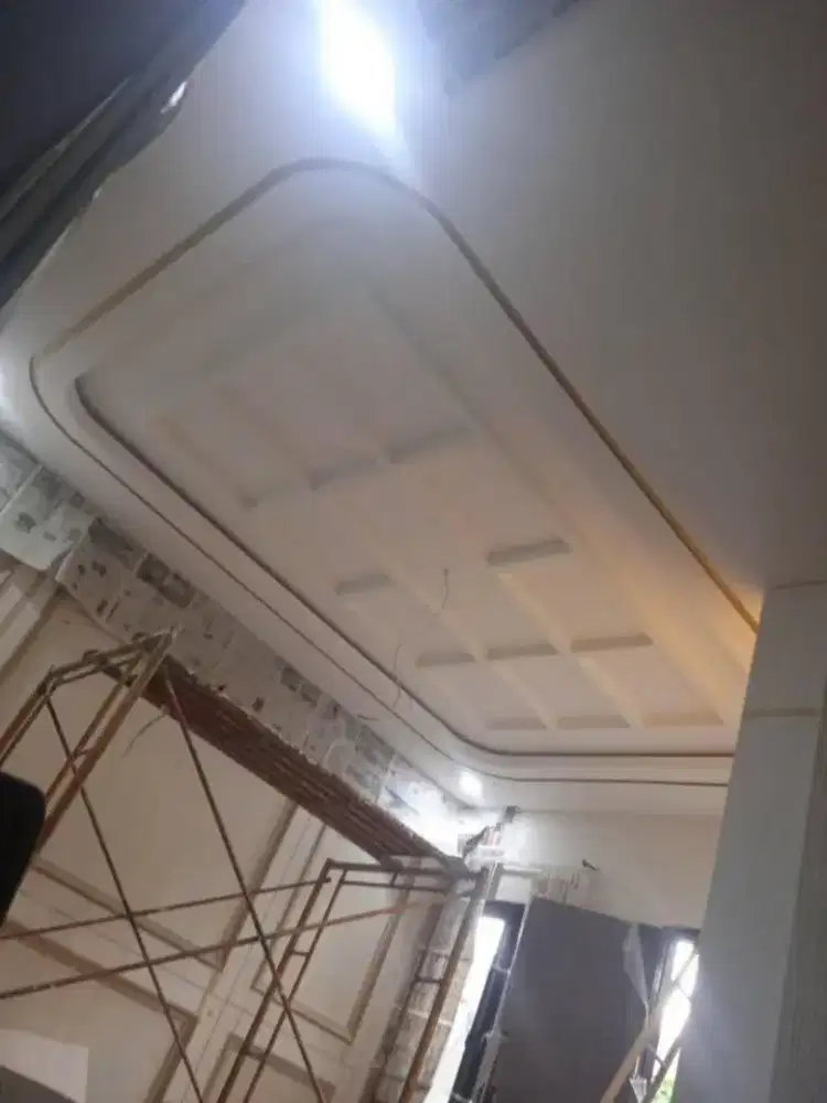 Jasa .partisi dan gipsum .PVC. kalsi.lis molding