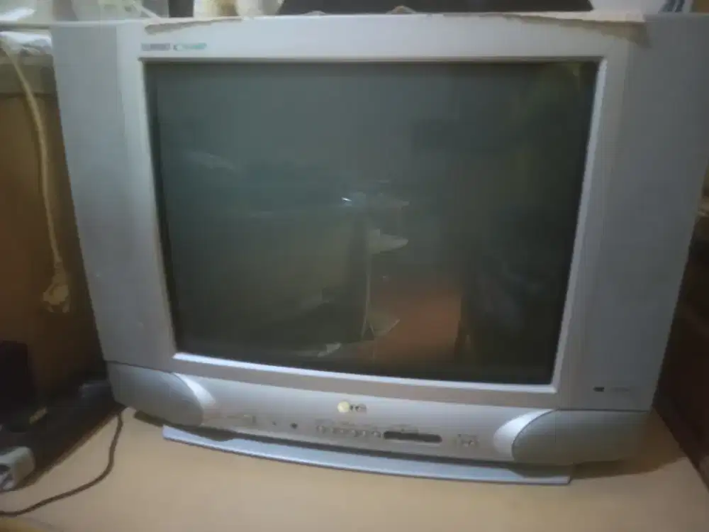 2 TV Tabung 21 dan 14 Inchi