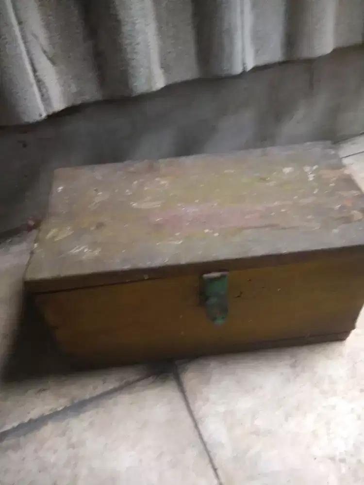 Peti penyimpanan barang militer jadul