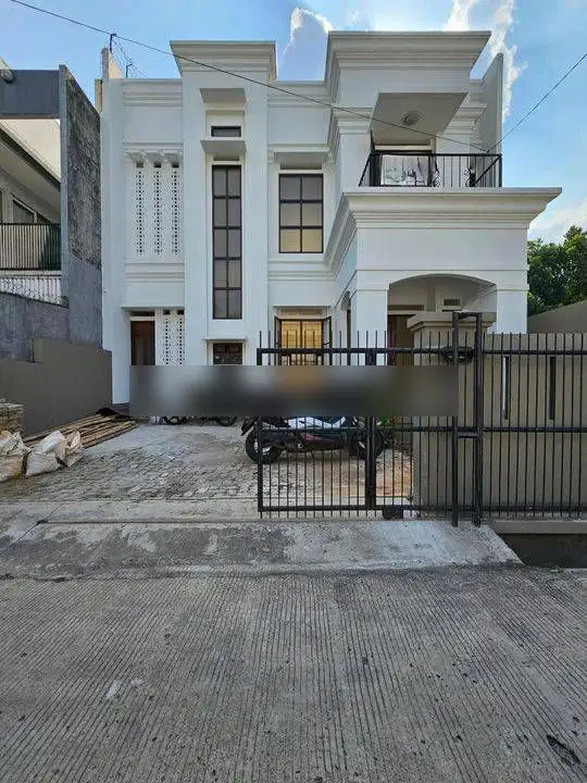 Rumah 2 Lantai Sudah Renovasi Unfurnished SHM di Lebak Bulus