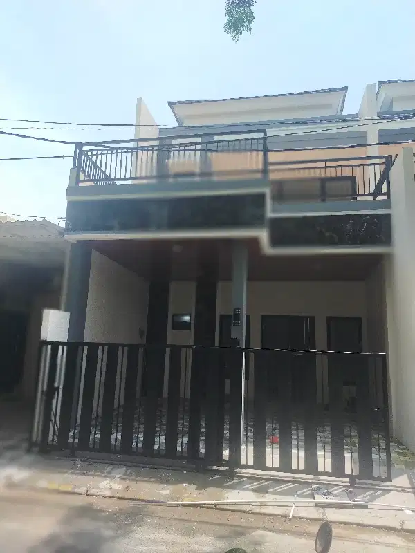 rumah dua lantai di Citra Raya Tangerang