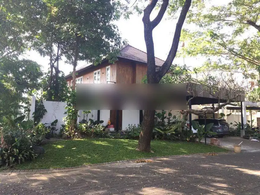 Rumah isen dekat pakuwon indah citraland, graha family