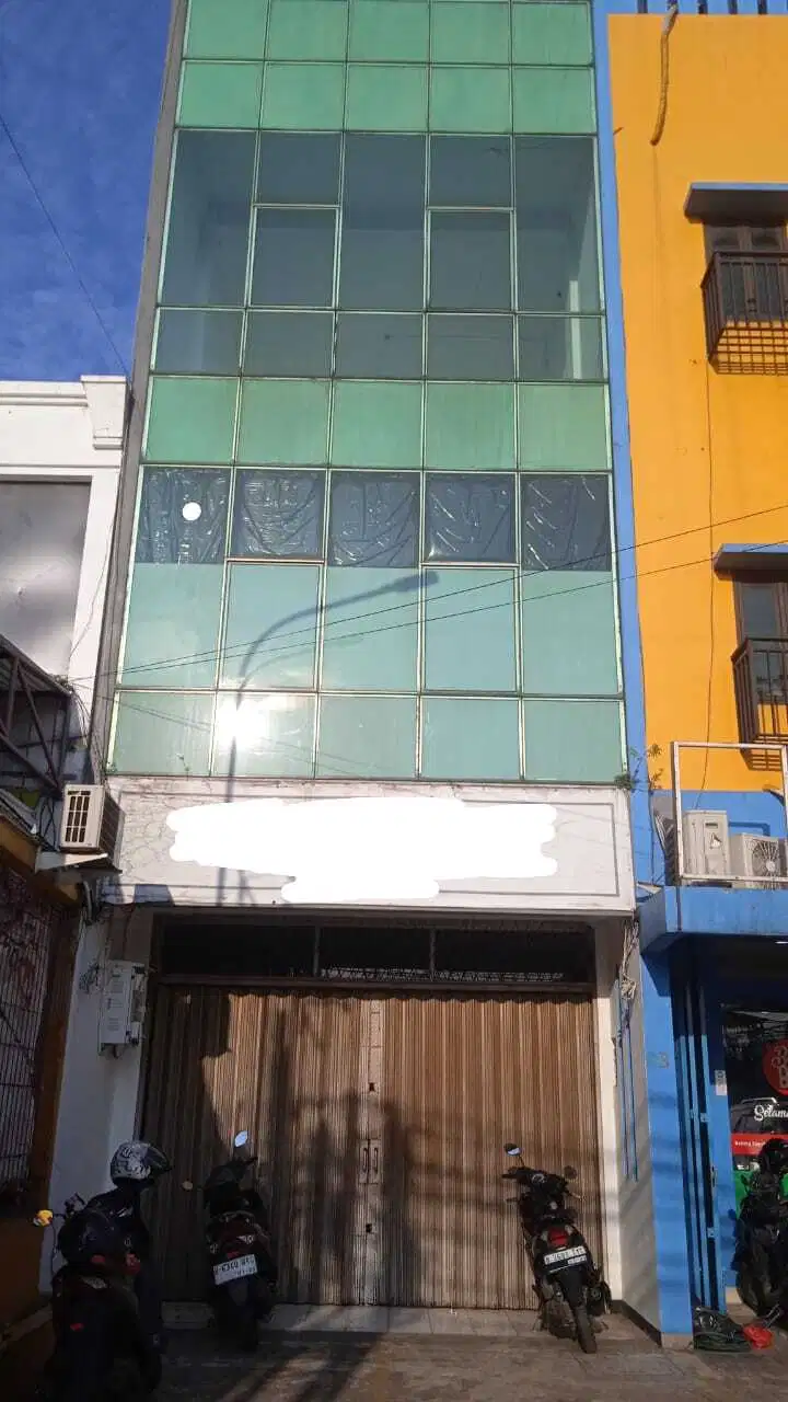 Dijual Ruko 3 Lantai di Cirendeu