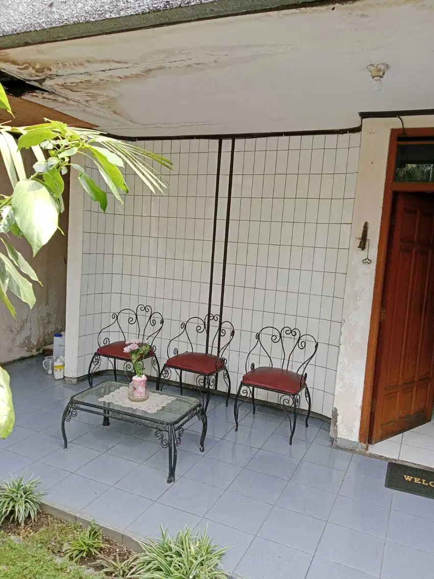 Dijual rumah lama terawat di Jl Pelajar Pejuang Lingkar Selatan