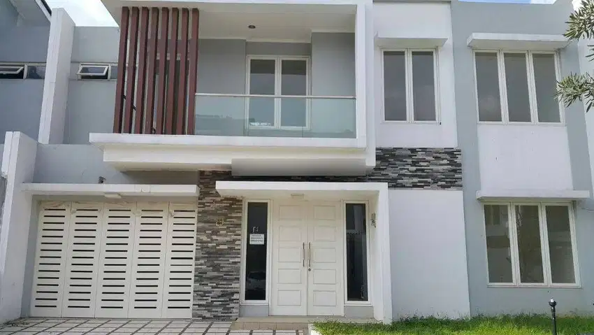 Rumah di cluster lavaletta modernland, siap huni