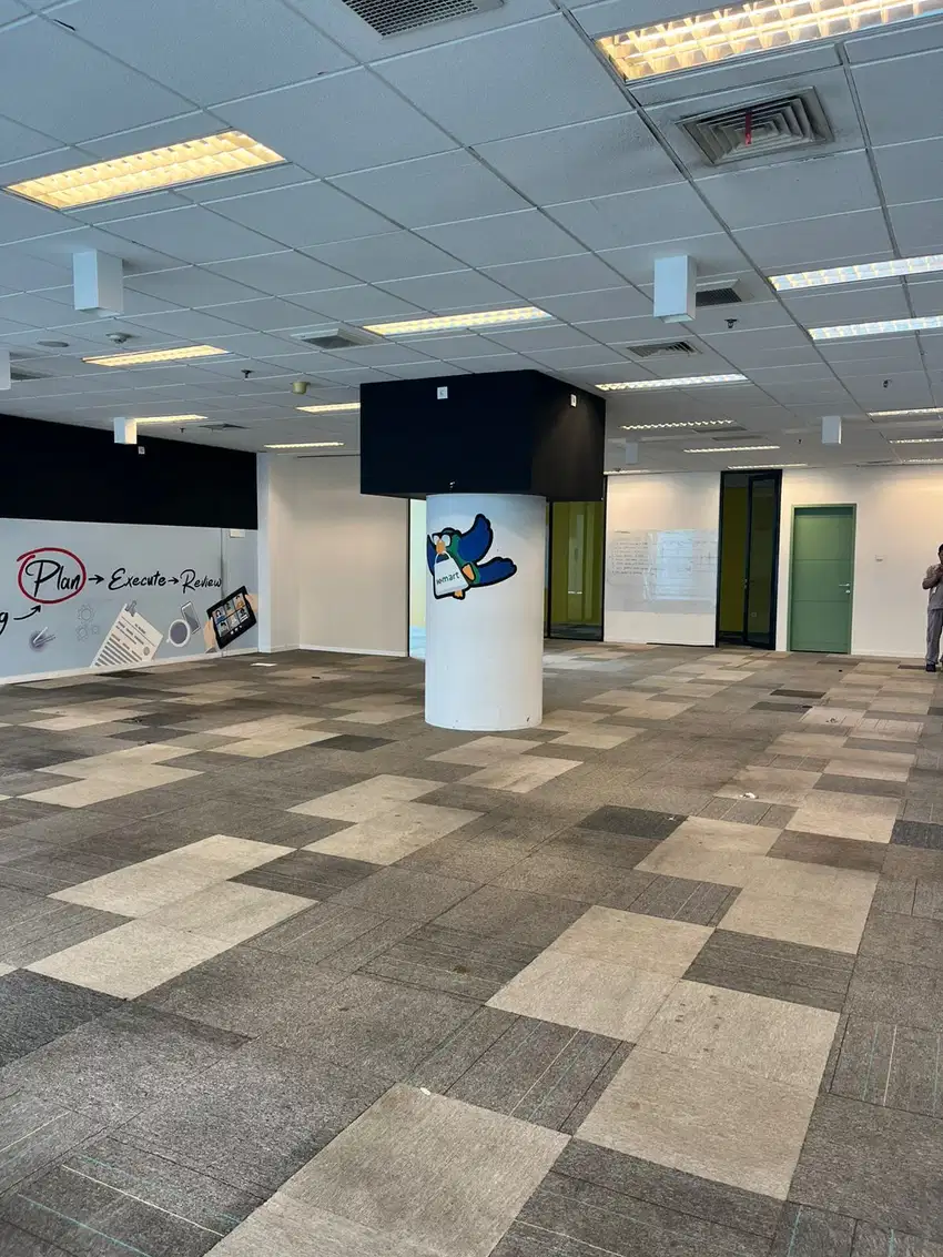 SEWA KANTOR DI JAKARTA SELATAN KUNINGAN 382M2 FITTED 195K NEGO