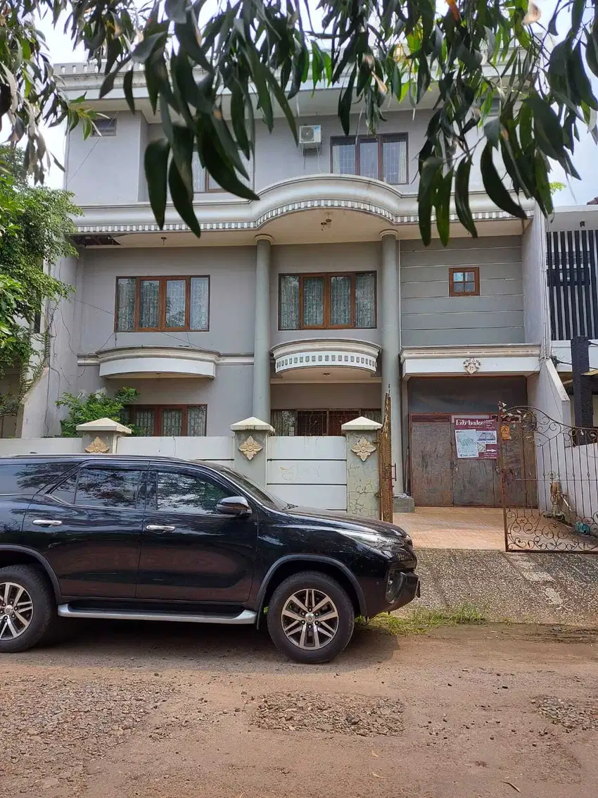 Di jual rumah di Boulevard Regensi Melati Mas Redisence