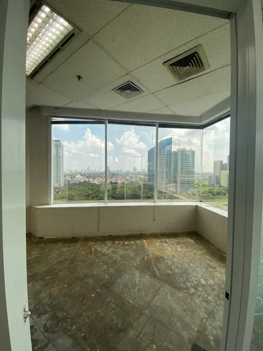 SEWA KANTOR DI JAKARTA SELATAN KUNINGAN 114M2 BARE 225K NEGO