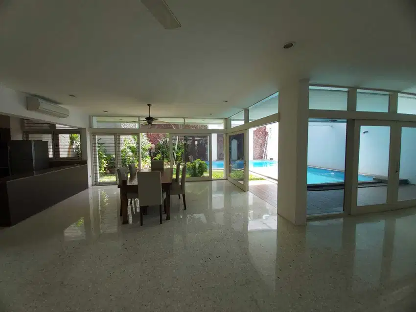 Rumah 2lt semi furnished swimming pool Simprug  Jak - Sel CL 071