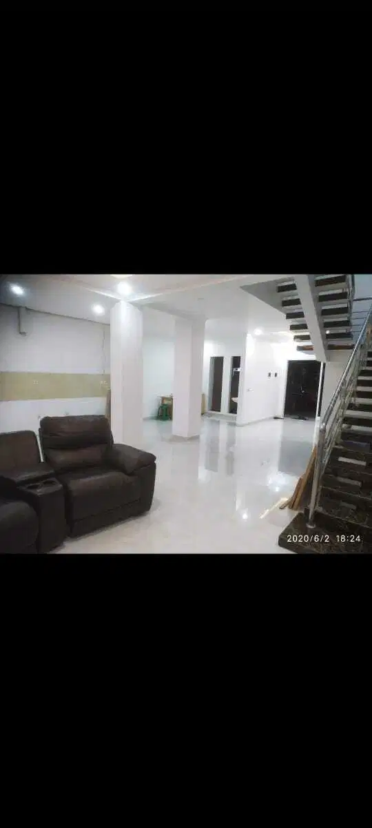 Dijual Rumah Cakep Taman Surya 5 Siap Huni