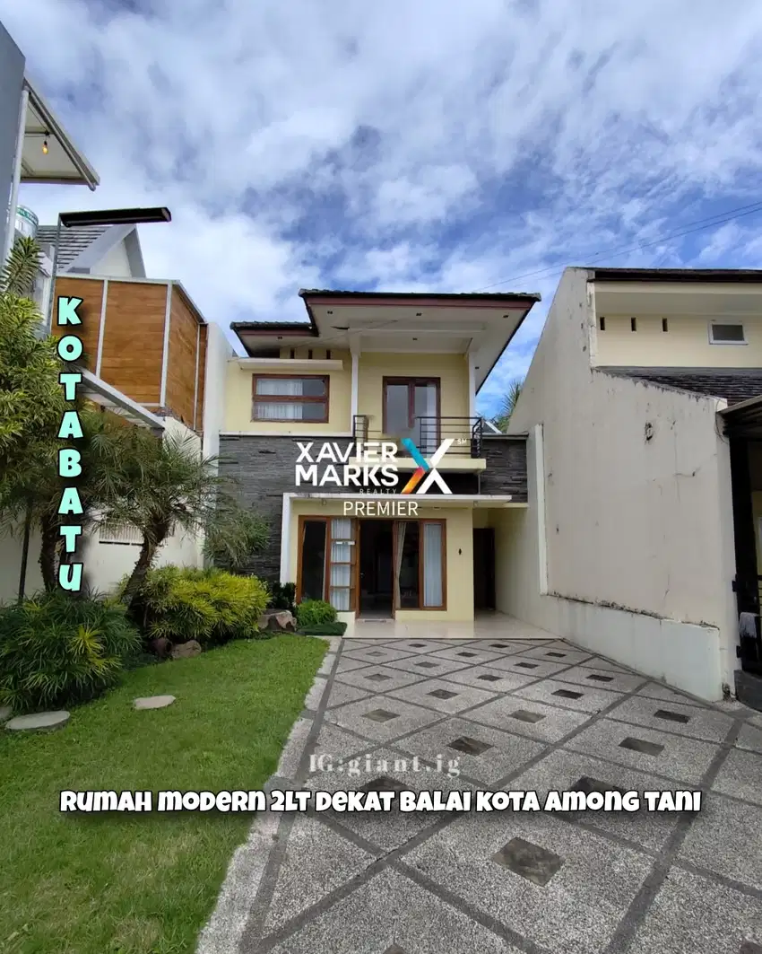 Rumah Terawat 2 lantai dekat balai kota among tani Batu Malang