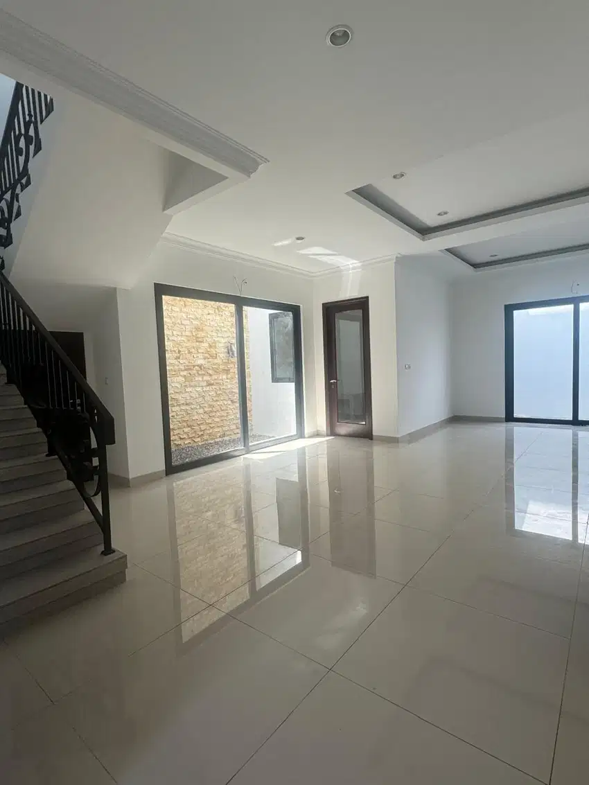 Dijual Cepat Rumah Bagus Di The icon  Cosmo BSD