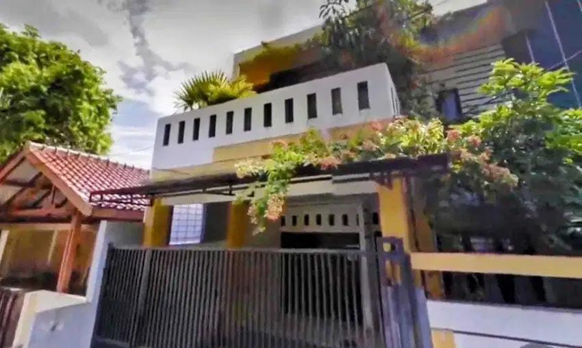 Rumah Siap Huni 3 Lantai di Kebon Jeruk dekat dengan Binus dan RCTI