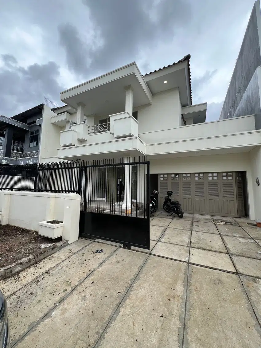 Dijual BU Rumah Hadap Boulevard Modernland Sudah Renov Luas 392 Meter