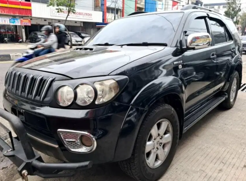 Toyota Fortuner 2.7 G Bensin AT 2009